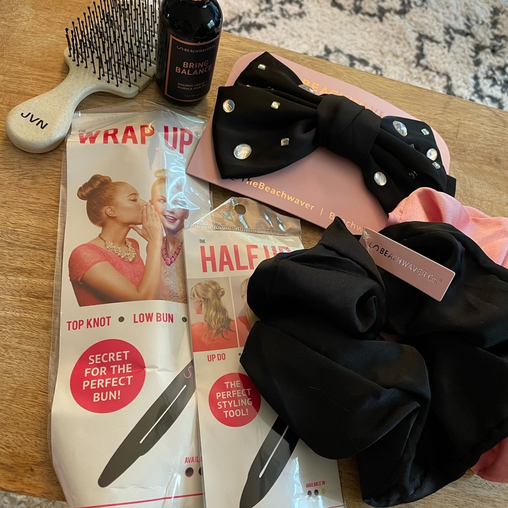 The Beachwaver Co. Black and Pink Hair Accessories Set